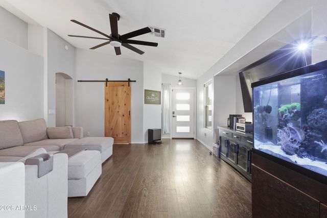 661 N JOSHUA TREE Lane, Gilbert, AZ 85234