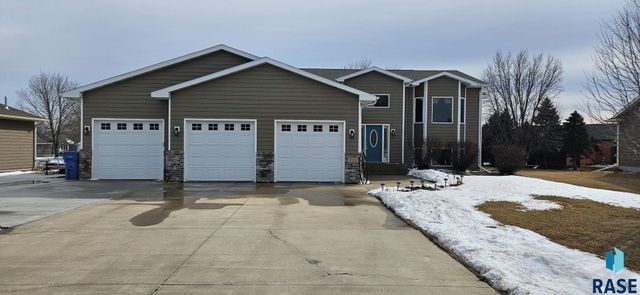 217 Hickory St Street, Brookings, SD 57006