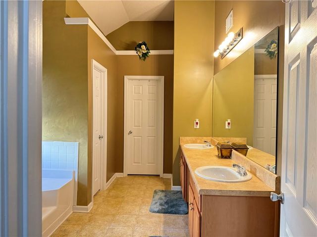 1825 Lily Stem Trail, Auburn, GA 30011