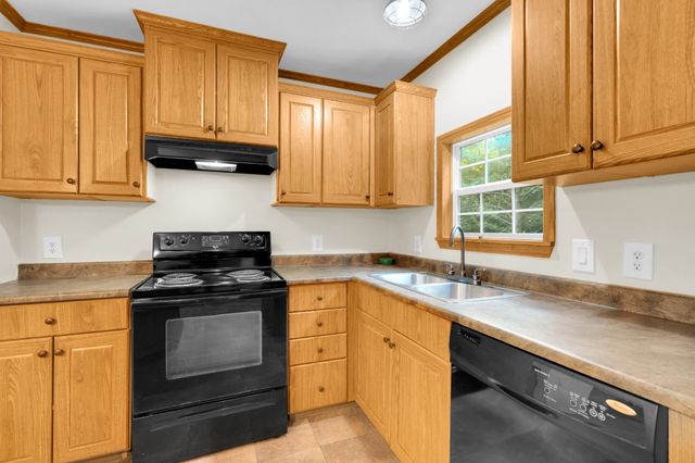 155 Troxler Rd, Wartrace, TN 37183