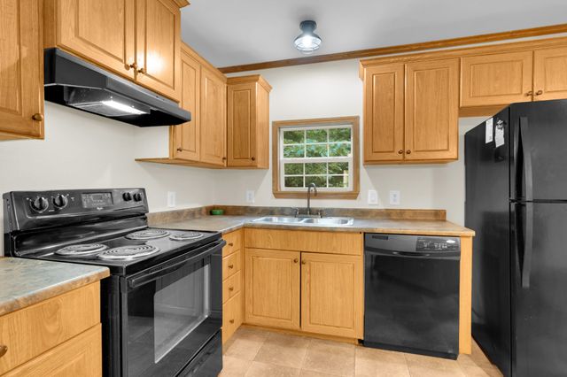155 Troxler Rd, Wartrace, TN 37183