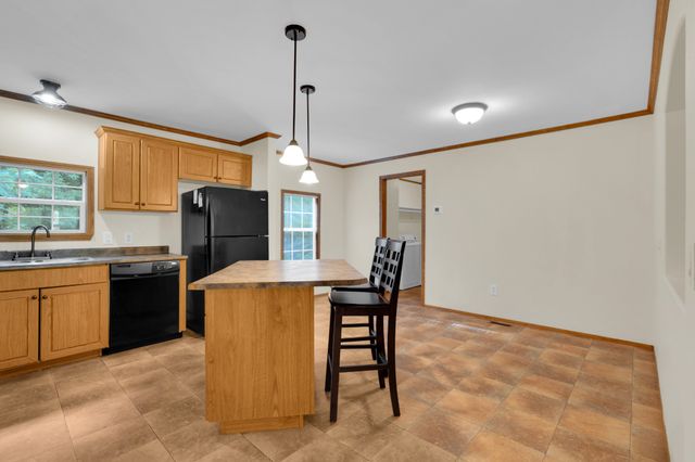 155 Troxler Rd, Wartrace, TN 37183