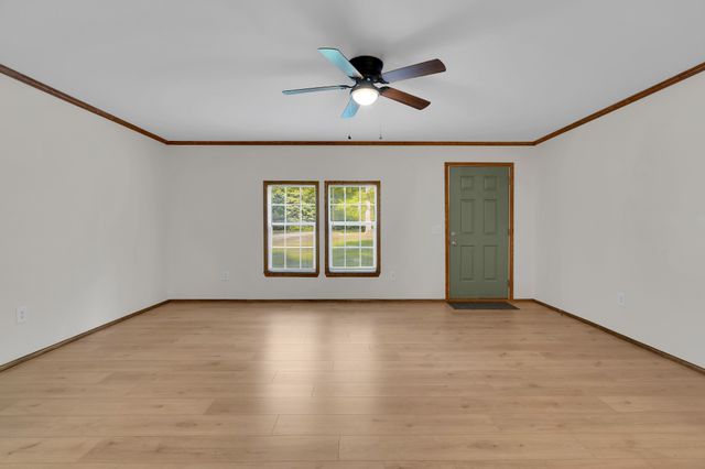 155 Troxler Rd, Wartrace, TN 37183