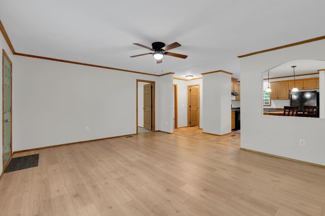 155 Troxler Rd, Wartrace, TN 37183