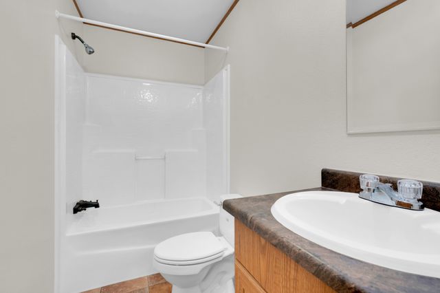 155 Troxler Rd, Wartrace, TN 37183