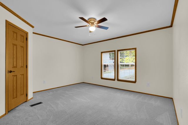 155 Troxler Rd, Wartrace, TN 37183