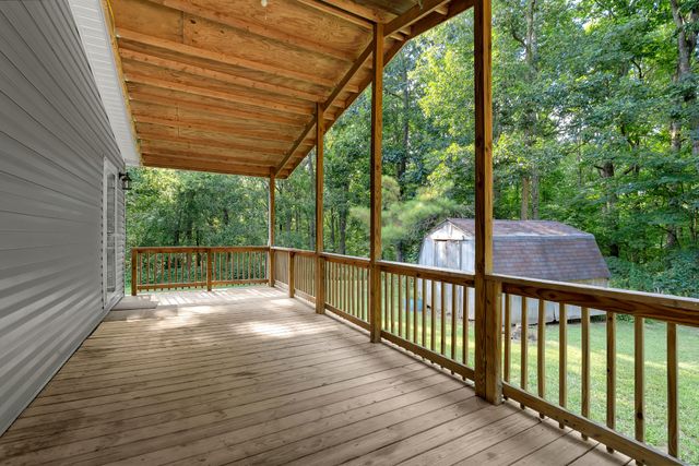 155 Troxler Rd, Wartrace, TN 37183