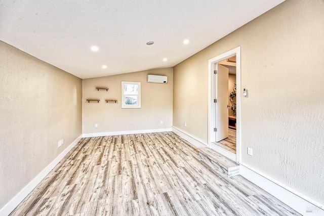 115 Sherman St, Healdsburg, CA 95448