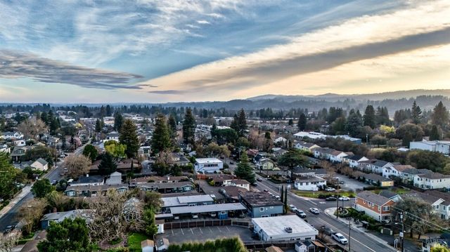 115 Sherman St, Healdsburg, CA 95448