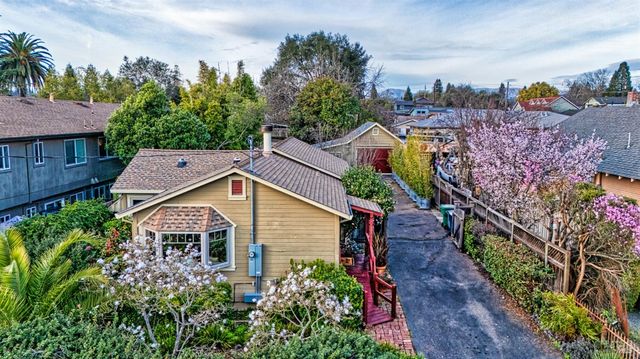 115 Sherman St, Healdsburg, CA 95448