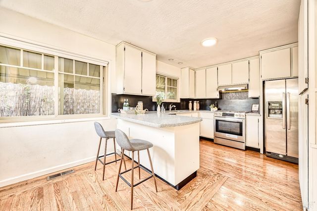 115 Sherman St, Healdsburg, CA 95448