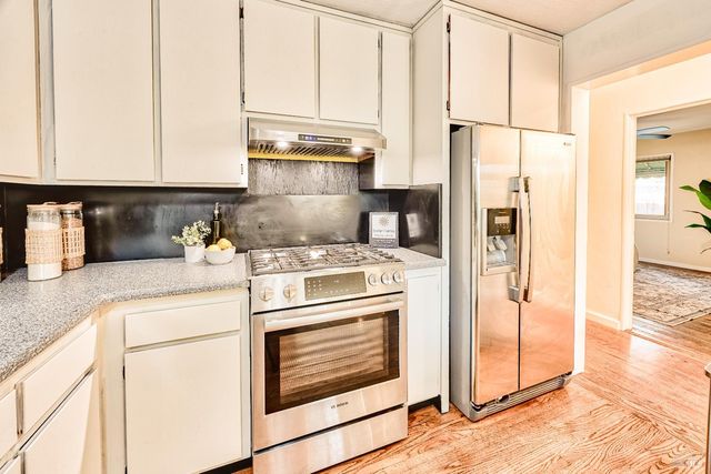 115 Sherman St, Healdsburg, CA 95448