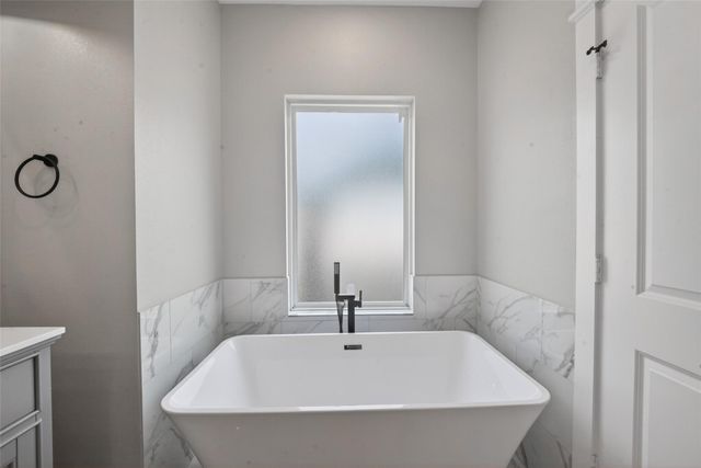 8458 Berry Green Lane, Houston, TX 77022