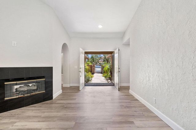 39495 Regency Way, Palm Desert, CA 92211