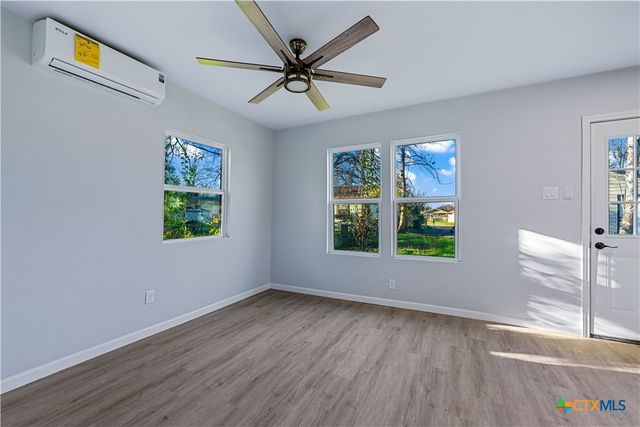 263 S Grape Avenue, New Braunfels, TX 78130