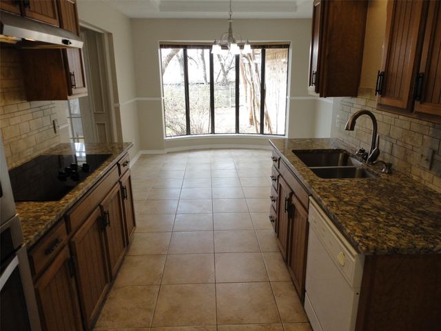 7517 Cimarron Drive, North Richland Hills, TX 76182