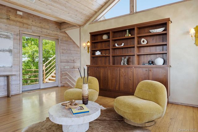 137 Sandune Court, Sagaponack, NY 11962
