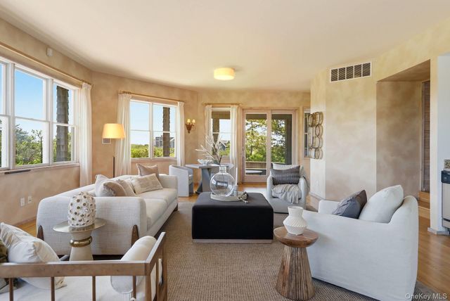 137 Sandune Court, Sagaponack, NY 11962
