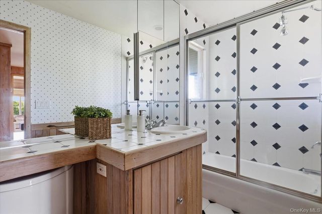 137 Sandune Court, Sagaponack, NY 11962