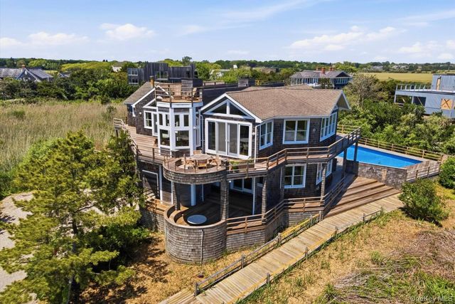 137 Sandune Court, Sagaponack, NY 11962
