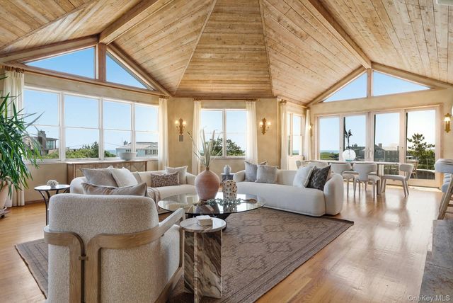 137 Sandune Court, Sagaponack, NY 11962