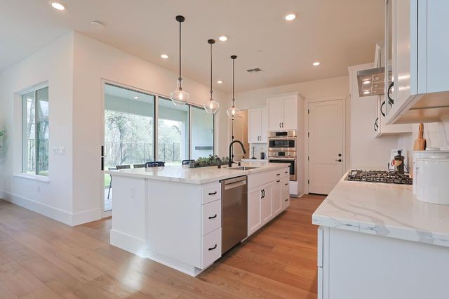 5738 Golden Pond Dr, Rocklin, CA 95677