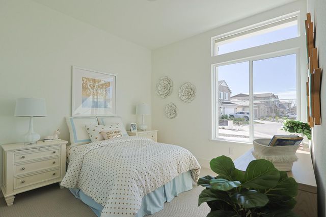 5738 Golden Pond Dr, Rocklin, CA 95677