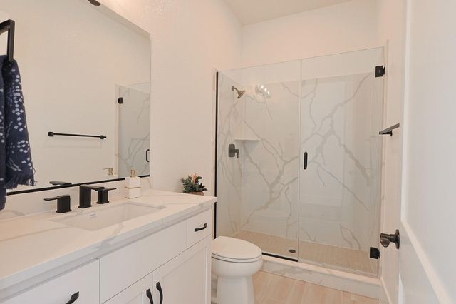 5738 Golden Pond Dr, Rocklin, CA 95677