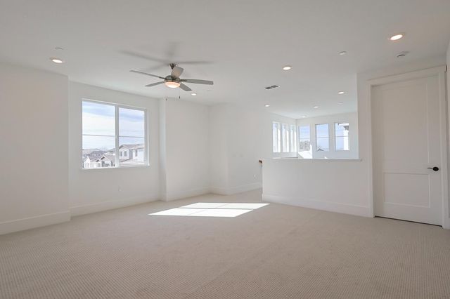 5738 Golden Pond Dr, Rocklin, CA 95677