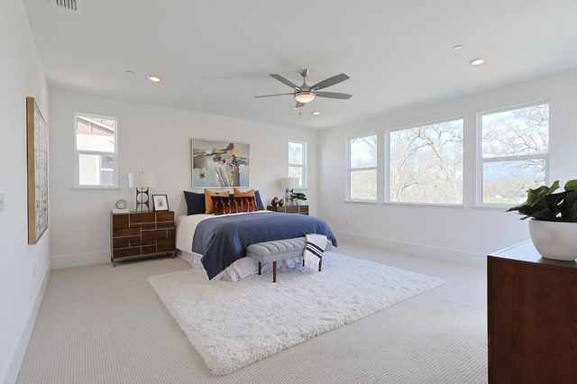 5738 Golden Pond Dr, Rocklin, CA 95677