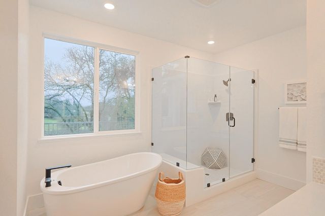 5738 Golden Pond Dr, Rocklin, CA 95677