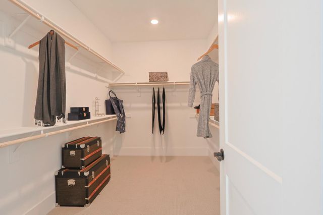 5738 Golden Pond Dr, Rocklin, CA 95677