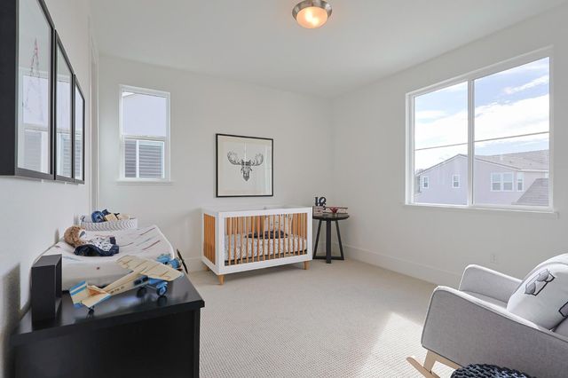 5738 Golden Pond Dr, Rocklin, CA 95677