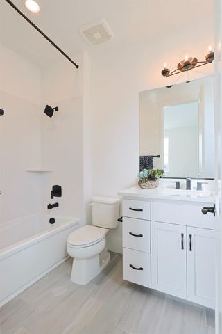 5738 Golden Pond Dr, Rocklin, CA 95677