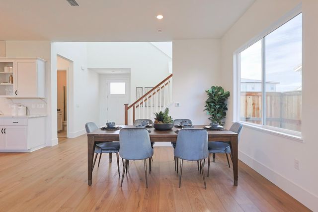 5738 Golden Pond Dr, Rocklin, CA 95677