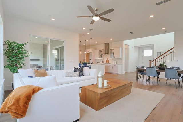 5738 Golden Pond Dr, Rocklin, CA 95677