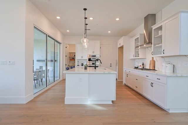 5738 Golden Pond Dr, Rocklin, CA 95677