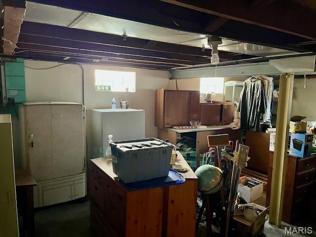 1908 Korando Avenue, Overland, MO 63114