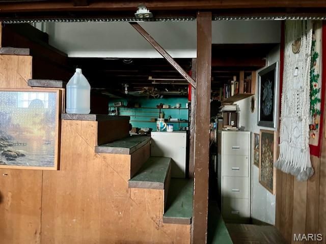 1908 Korando Avenue, Overland, MO 63114