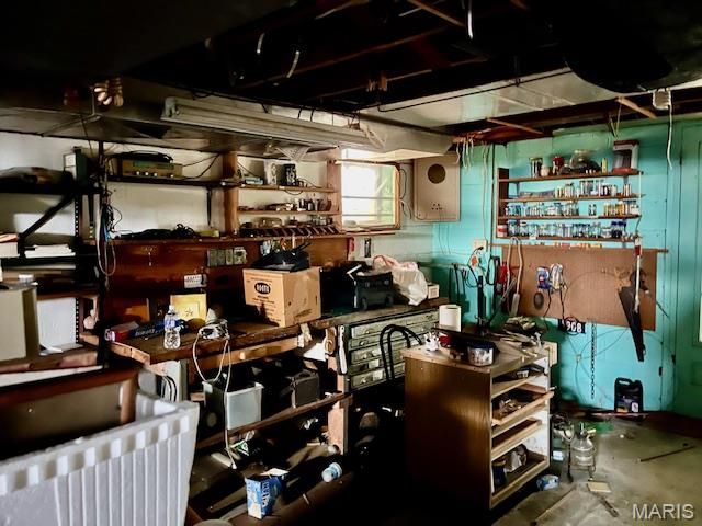 1908 Korando Avenue, Overland, MO 63114