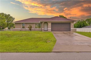 223 SW 31st TER, Cape Coral, FL 33914