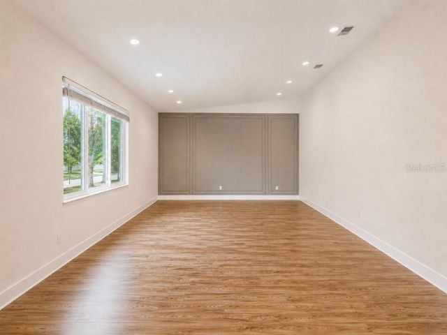 108 MISSION HILLS AVENUE, Tampa, FL 33617