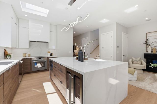 10536 S Tantau Avenue, Cupertino, CA 95014