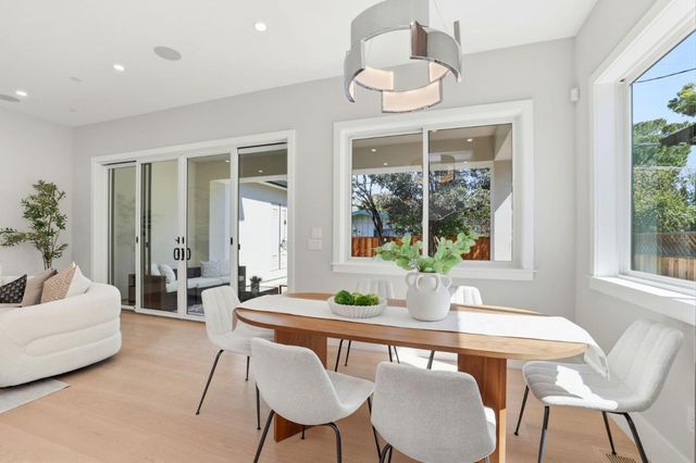 10536 S Tantau Avenue, Cupertino, CA 95014