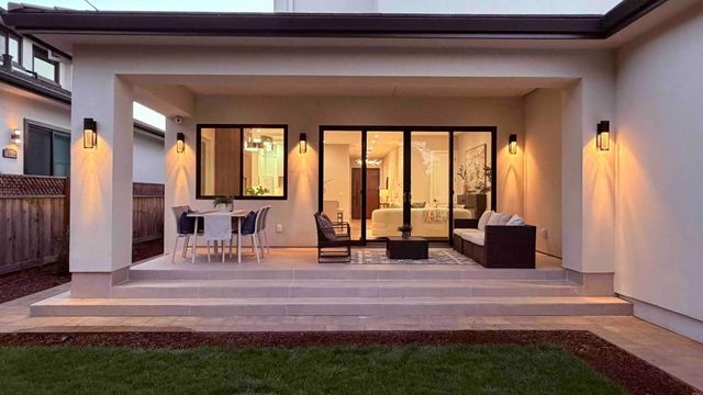 10536 S Tantau Avenue, Cupertino, CA 95014