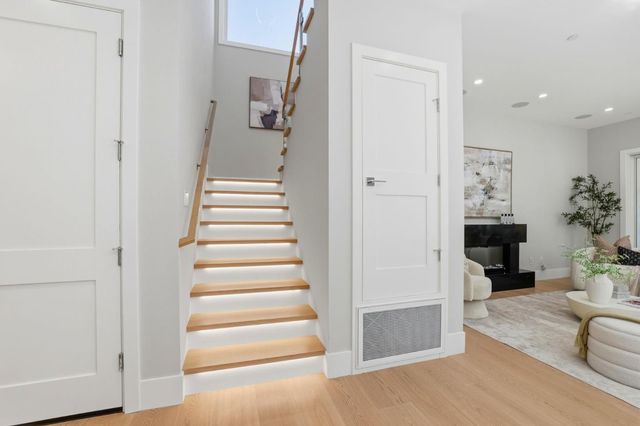10536 S Tantau Avenue, Cupertino, CA 95014