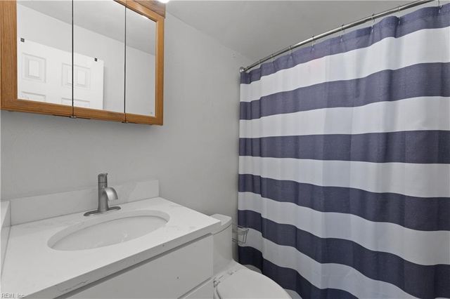 21 Burtis ST, Portsmouth, VA 23702