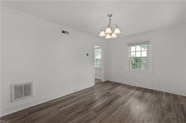 21 Burtis ST, Portsmouth, VA 23702