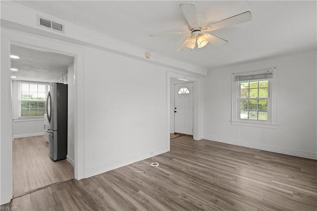 21 Burtis ST, Portsmouth, VA 23702