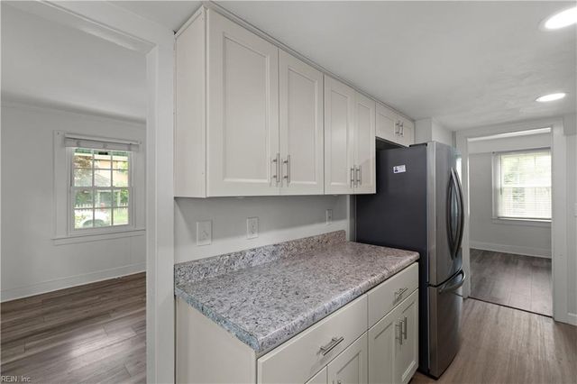 21 Burtis ST, Portsmouth, VA 23702
